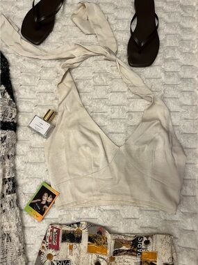 Lulus Women’s Halter Crop Top - Cream